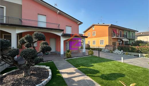 Villa bifamiliare